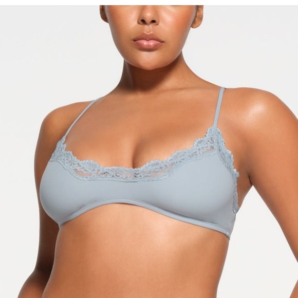 SKIMS fits everyone lace bralette - Picture 2 of 6